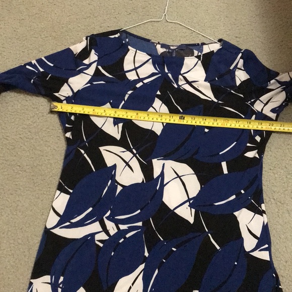 Bold Print Dress - Picture 4 of 5
